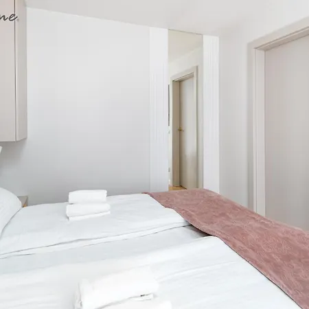 Wonder - Orlik - Blisko Arena, Kosciolka Wang I Szlakow Lejlighed